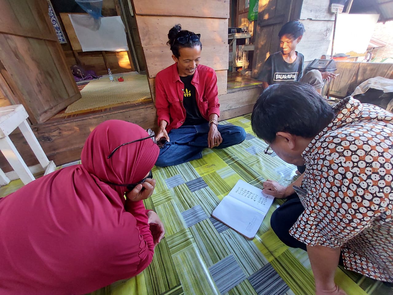 impian Anda untuk belajar konservasi di sebuah candi? Ini merupakan pengalaman yang unik, dapat belajar bersama budayawan mengenai budaya dan lingkungan di sebuah candi.